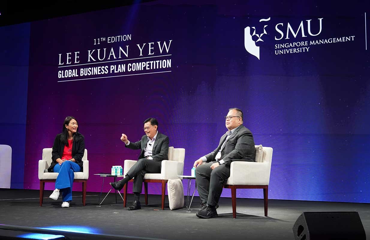 Fireside Chat with Guest-of-Honour Deputy Prime Minister (DPM) and Coordinating Minister for Economic Policies Mr. Heng Swee Keat and Mr David Su, Founding Managing Partner of Matrix Partners moderated by Prof Lim Sun Sun, SMU’s Vice President of Partnerships and Engagement, at the 11th edition of the Lee Kuan Yew Global Business Plan Competition in 2023